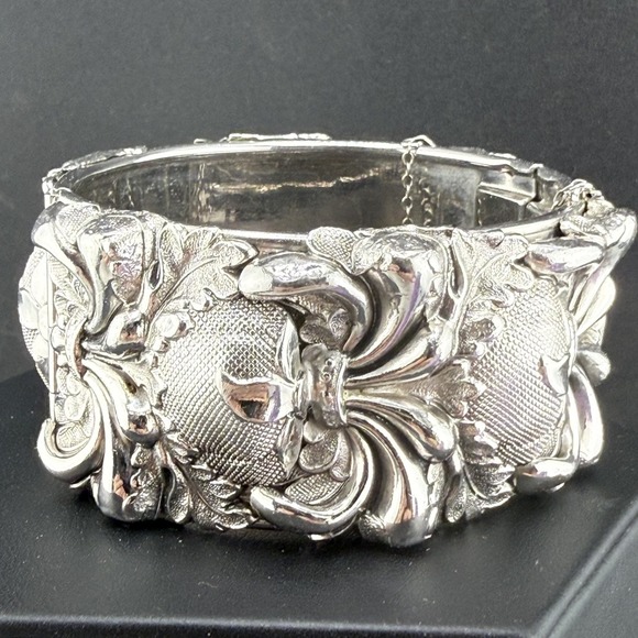 Estate Jewelry - Vintage Chunky Bangle Bracelet Repousse Hinged Silver Tone 7"